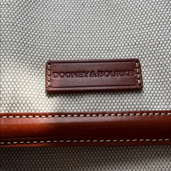 Dooney & Bourke Cream and Brown Shoulder Bag - Picture 3 of 16